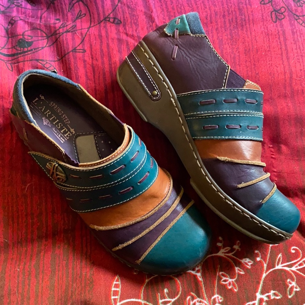 L’ARTISTE spring step slide on shoes size 38!